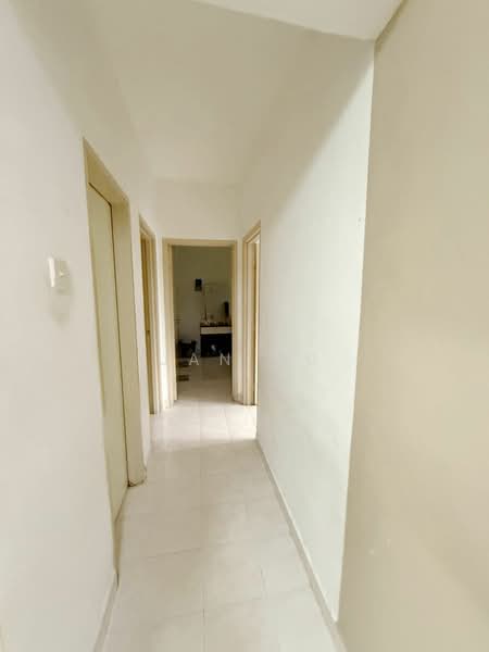 Apartment for Sale at Vista Seri Alam - JAN AU - Corridor - PropertyGuru.com.my