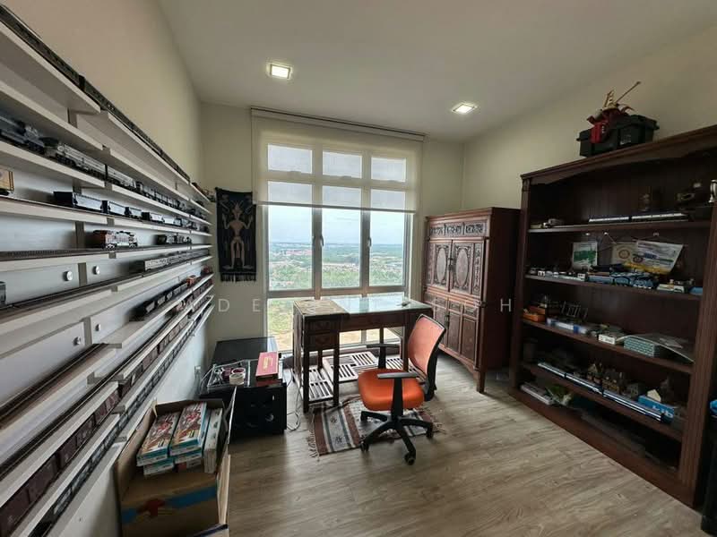 Service Residence for Sale at D'Ambience Residences (Pangsapuri Ikatan Flora) - Adeline Soh - Study - PropertyGuru.com.my
