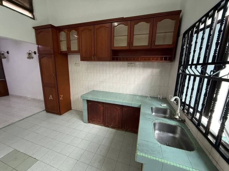 1-storey Terraced House for Sale in Taman Greenwood (Batu Caves) - Shaziery Iskandar - Kitchen - PropertyGuru.com.my