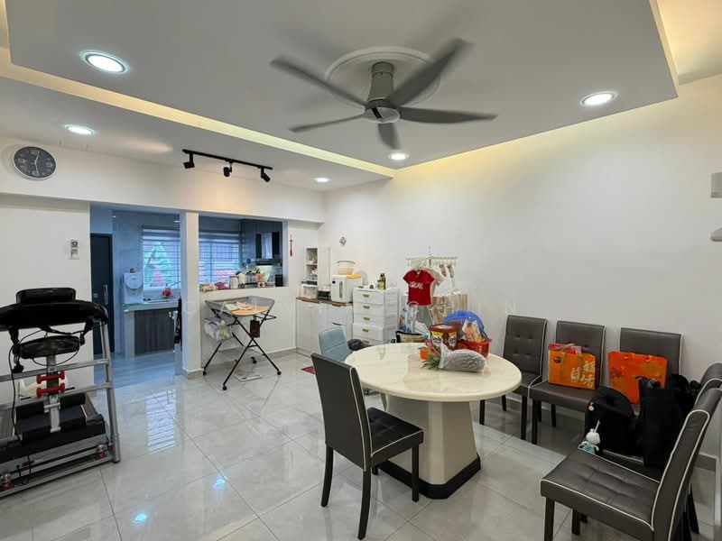 2.5-storey Terraced House for Sale in Bukit Antarabangsa (Ulu Kelang) - calvin Chin - Living Room - PropertyGuru.com.my