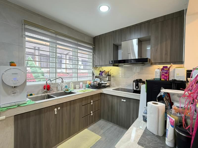 2.5-storey Terraced House for Sale in Bukit Antarabangsa (Ulu Kelang) - calvin Chin - Kitchen - PropertyGuru.com.my