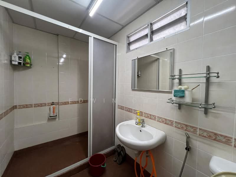 Condominium for Rent at Putra Place Condominium - Edwin Ong - Bathroom - PropertyGuru.com.my