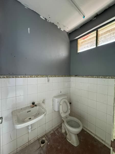 Shop for Rent in Masai (Johor) - Tommy Phua - Bathroom - PropertyGuru.com.my