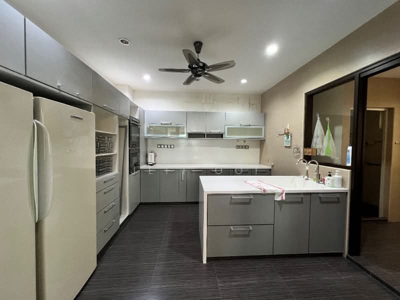 Condominium for Sale at Putra Marine Resort - Jeff Ooi - Kitchen - PropertyGuru.com.my