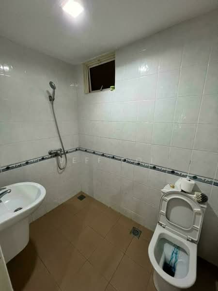 Condominium for Sale at Putra Marine Resort - Jeff Ooi - Bathroom - PropertyGuru.com.my
