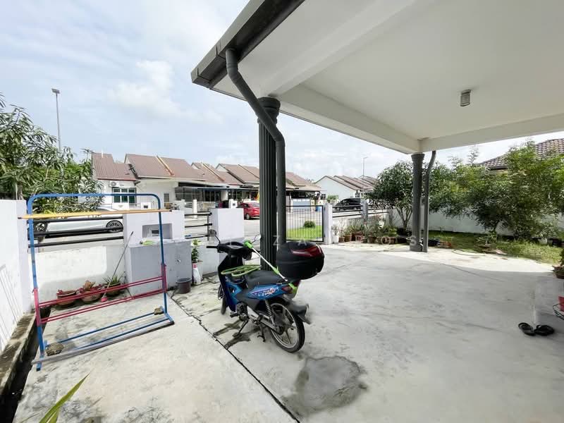 Rumah Berkembar untuk Dijual di Telok Panglima Garang (Selangor) - Izzat Zamros - Exterior - PropertyGuru.com.my