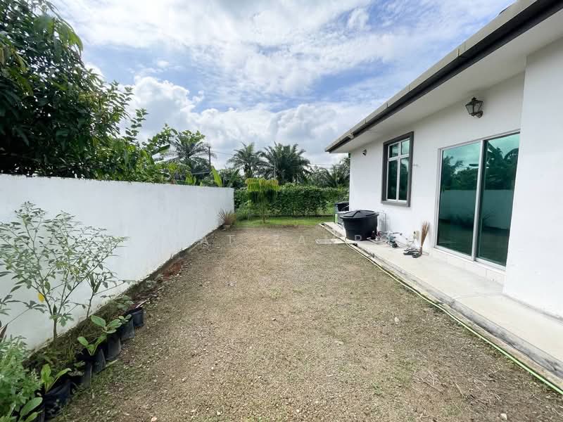 Rumah Berkembar untuk Dijual di Telok Panglima Garang (Selangor) - Izzat Zamros - Exterior - PropertyGuru.com.my