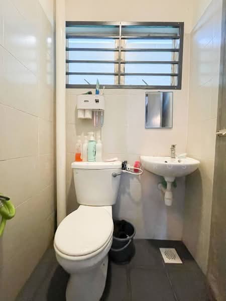 Rumah Berkembar untuk Dijual di Telok Panglima Garang (Selangor) - Izzat Zamros - Bathroom - PropertyGuru.com.my