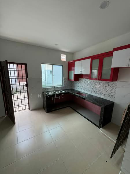 2-storey Terraced House for Sale in Skudai (Johor) - Fennie Chua - Kitchen - PropertyGuru.com.my
