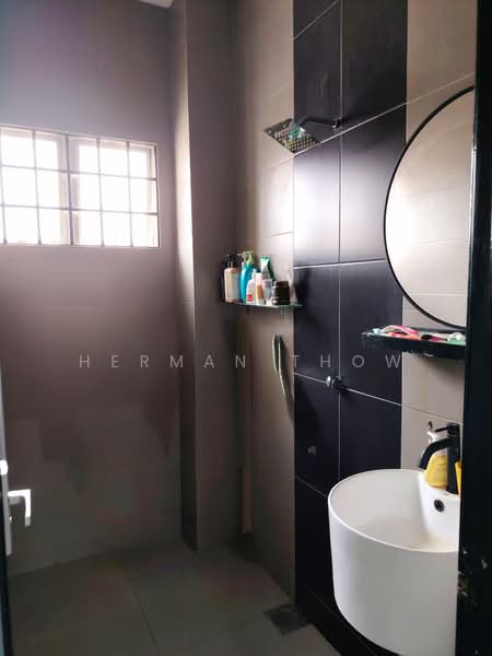 Rumah Teres 2 Tingkat untuk Dijual di Taman Sentosa (Klang) - Herman Thow - Bathroom - PropertyGuru.com.my