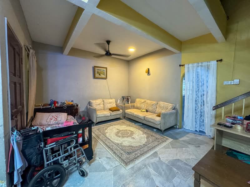 Rumah Teres 2 Tingkat untuk Dijual di Seksyen 2, Taman Kinrara (Puchong) - Yasmin Sulaiman - Living Room - PropertyGuru.com.my