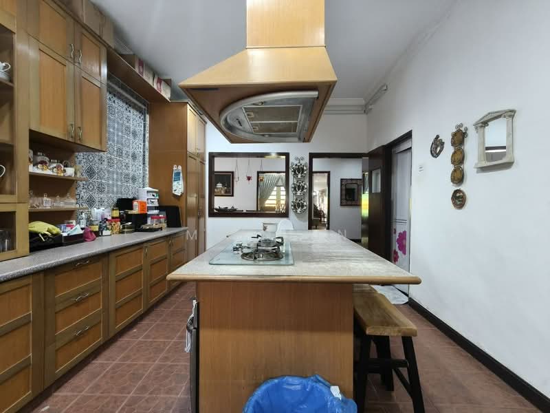 Semi-Detached House for Sale in Ukay Perdana (Ulu Kelang) - Muin Mn - Kitchen - PropertyGuru.com.my