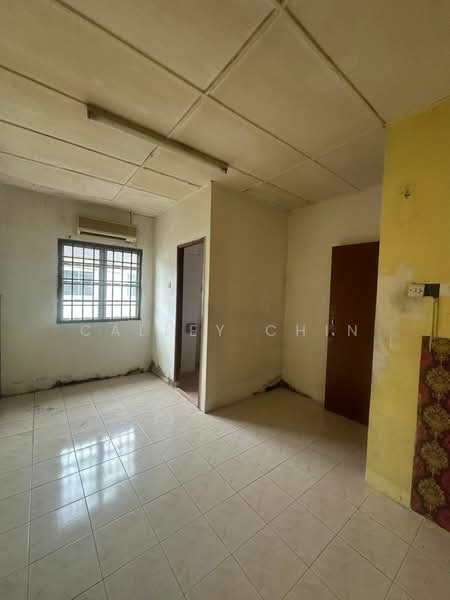 2-storey Terraced House for Sale in Taman Putri (Kulai) - Calley Chin - Interior - PropertyGuru.com.my