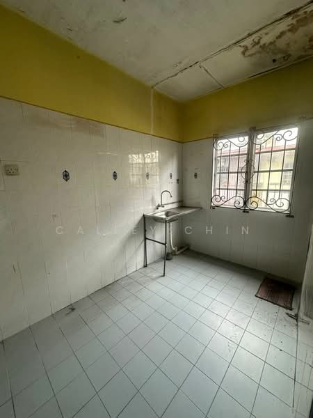 2-storey Terraced House for Sale in Taman Putri (Kulai) - Calley Chin - Kitchen - PropertyGuru.com.my