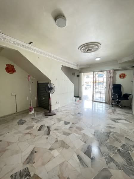 2-storey Terraced House for Sale in Sri Petaling (Kuala Lumpur) - Lee Hannah - Living Room - PropertyGuru.com.my