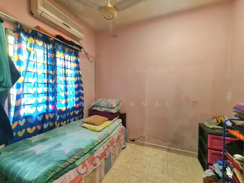 Rumah Teres 2 Tingkat untuk Dijual di Bukit Jelutong (Shah Alam) - Aqil Kamal - Bedroom - PropertyGuru.com.my