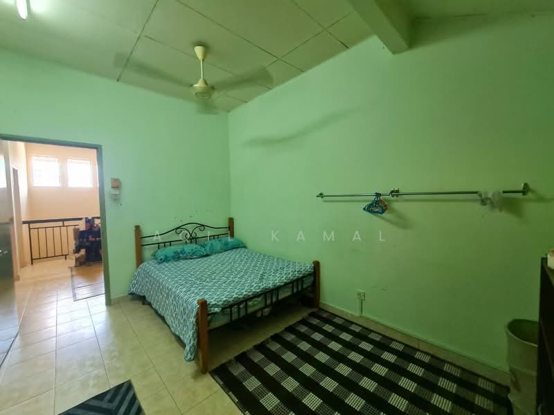 Rumah Teres 2 Tingkat untuk Dijual di Bukit Jelutong (Shah Alam) - Aqil Kamal - Bedroom - PropertyGuru.com.my