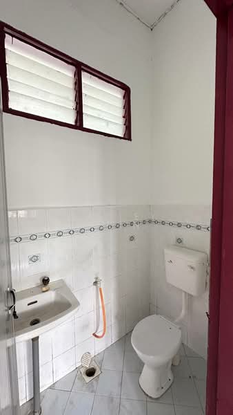 1-storey Terraced House for Sale in Taman Desa (Kulai) - Calley Chin - Bathroom - PropertyGuru.com.my