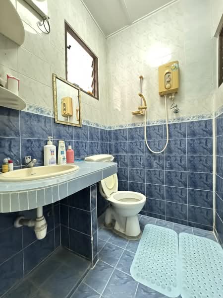 Rumah Teres 2 Tingkat untuk Dijual di Taman Wawasan (Puchong) - Jayden Lee - Bathroom - PropertyGuru.com.my