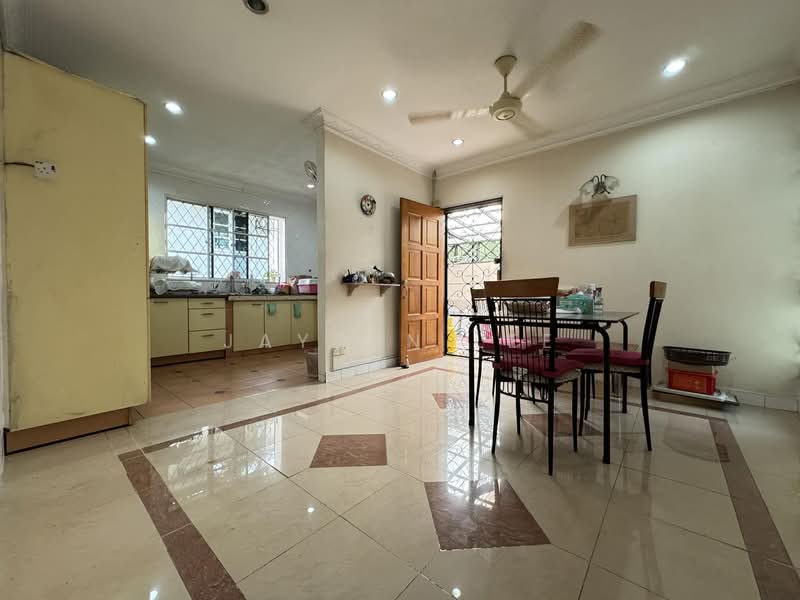 Rumah Teres 2 Tingkat untuk Dijual di Taman Wawasan (Puchong) - Jayden Lee - Kitchen - PropertyGuru.com.my
