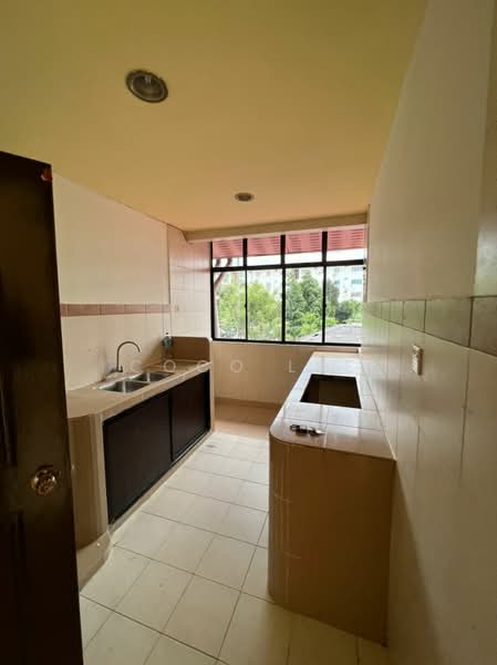 Townhouse for Sale in Taman Tampoi Indah (Tampoi) - Coco Lee - Kitchen - PropertyGuru.com.my