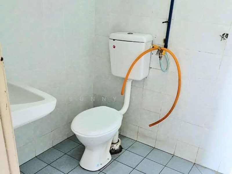 Apartment for Sale at Desa Bayan Apartment - Sunny Tse - Bathroom - PropertyGuru.com.my