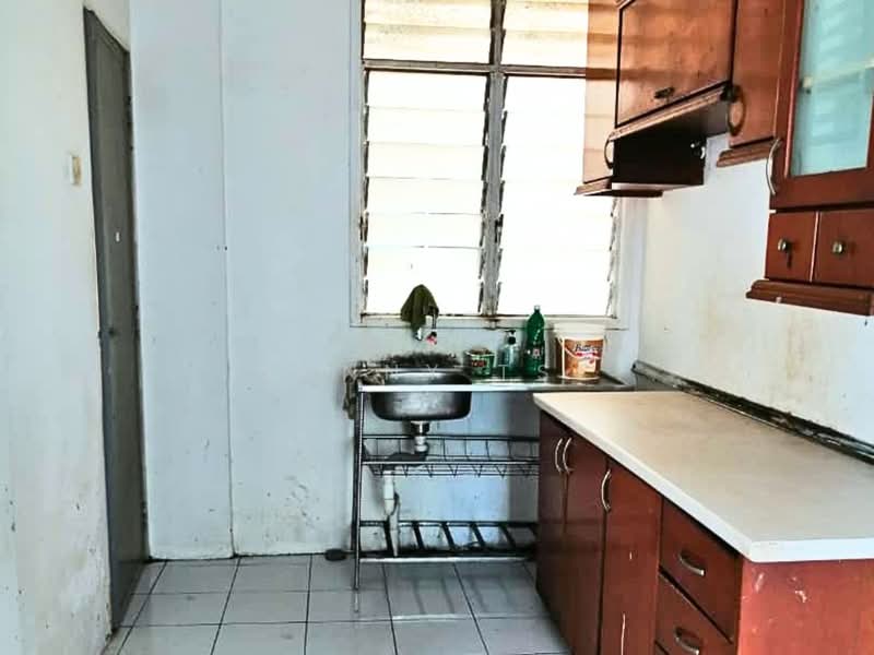Apartment for Sale at Desa Bayan Apartment - Sunny Tse - Kitchen - PropertyGuru.com.my