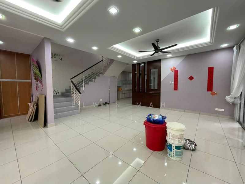 Rumah Berkembar untuk Dijual di Anggun 2 Residence (Rawang) - Elwin Mah - Living Room - PropertyGuru.com.my