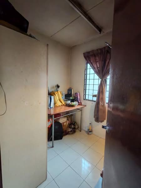 2-storey Terraced House for Sale in Taman Castlefield (Sri Petaling) - Celine Kong - Study - PropertyGuru.com.my