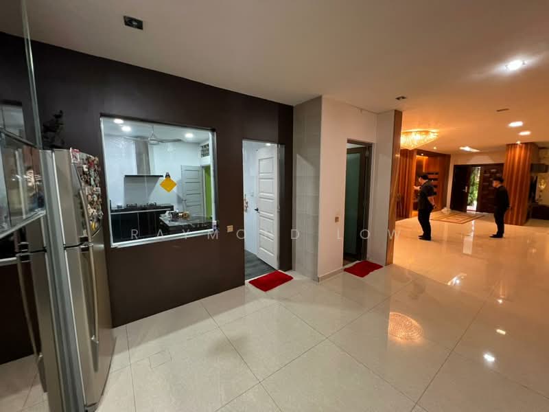Rumah Kluster untuk Dijual di Taman Sutera Utama (Skudai) - Raymond Low - Kitchen - PropertyGuru.com.my