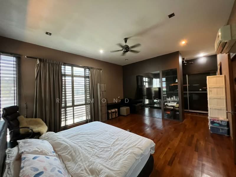 Rumah Kluster untuk Dijual di Taman Sutera Utama (Skudai) - Raymond Low - Bedroom - PropertyGuru.com.my