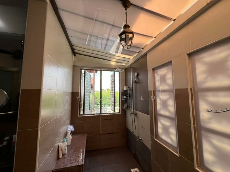 Rumah Kluster untuk Dijual di Taman Sutera Utama (Skudai) - Raymond Low - Bathroom - PropertyGuru.com.my