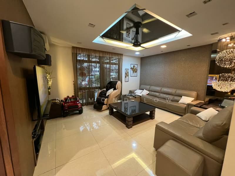 Rumah Kluster untuk Dijual di Taman Sutera Utama (Skudai) - Raymond Low - Living Room - PropertyGuru.com.my