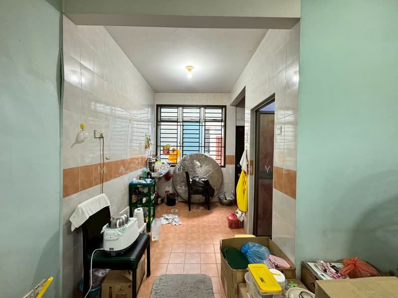 2-storey Terraced House for Sale in Taman Bestari Indah (Ulu Tiram) - Marcus Thye - Kitchen - PropertyGuru.com.my