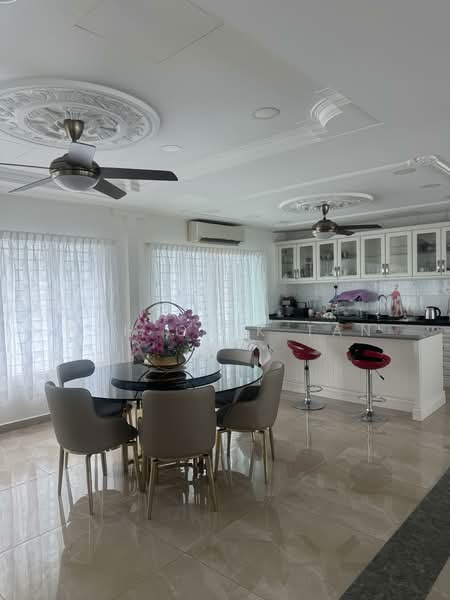 Rumah Banglo untuk Dijual di Jalan Klang Lama (Old Klang Road) (Kuala Lumpur) - Poh Gaik Tan - Dining cum island - PropertyGuru.com.my