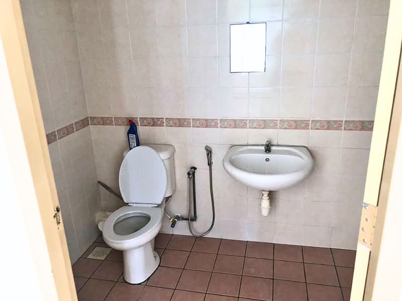 Condominium for Sale at Putra Place Condominium - Sunny Tse - Bathroom - PropertyGuru.com.my