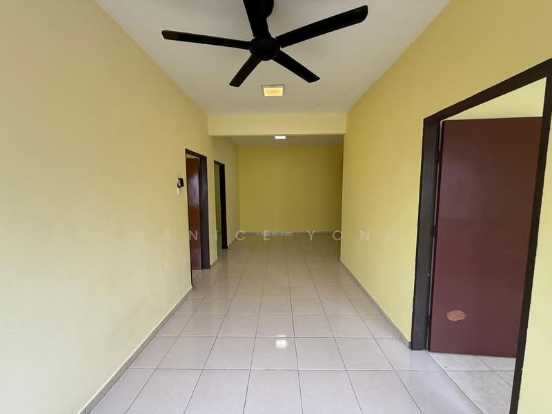 Rumah Flat untuk Dijual di Taman Flora Heights - Janice Yong - Corridor - PropertyGuru.com.my