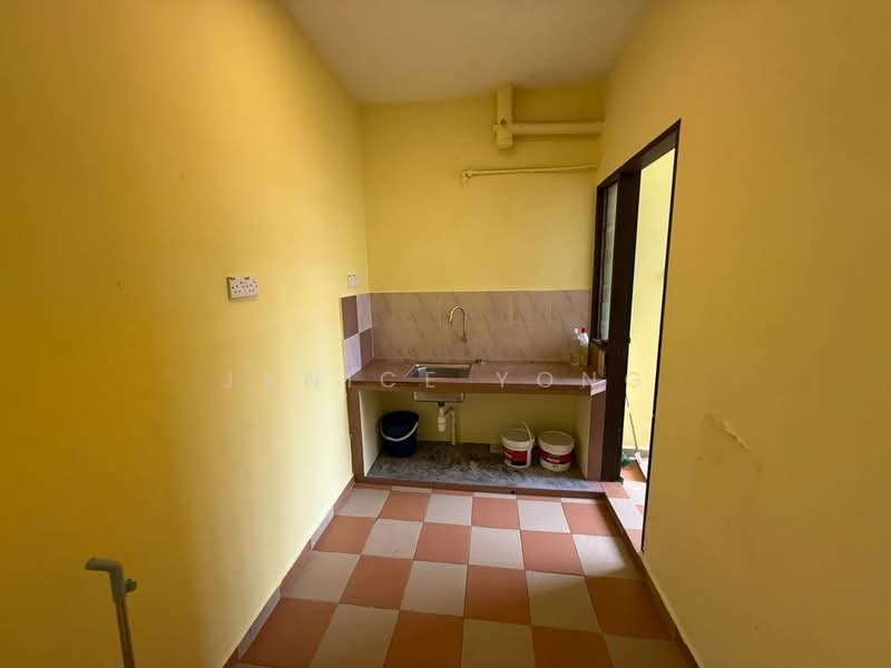 Rumah Flat untuk Dijual di Taman Flora Heights - Janice Yong - Kitchen - PropertyGuru.com.my