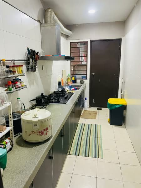 Rumah Berkembar untuk Dijual di Kemuning Utama Palma (Shah Alam) - Khairul Zainal - Kitchen - PropertyGuru.com.my
