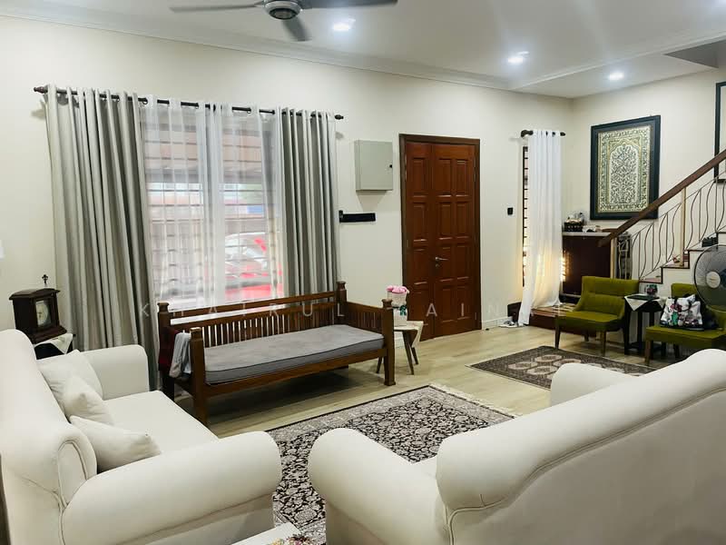 Rumah Berkembar untuk Dijual di Kemuning Utama Palma (Shah Alam) - Khairul Zainal - Living Room - PropertyGuru.com.my