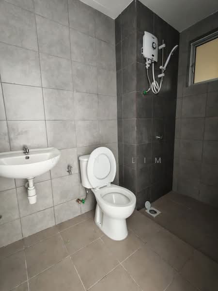 Condominium for Rent at Residensi Sateria - Wayne Lim - Bathroom - PropertyGuru.com.my