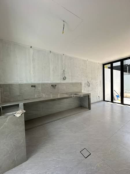 Rumah Berkembar untuk Dijual di Taman Seri Austin (Tebrau) - Kyle Das - Kitchen - PropertyGuru.com.my