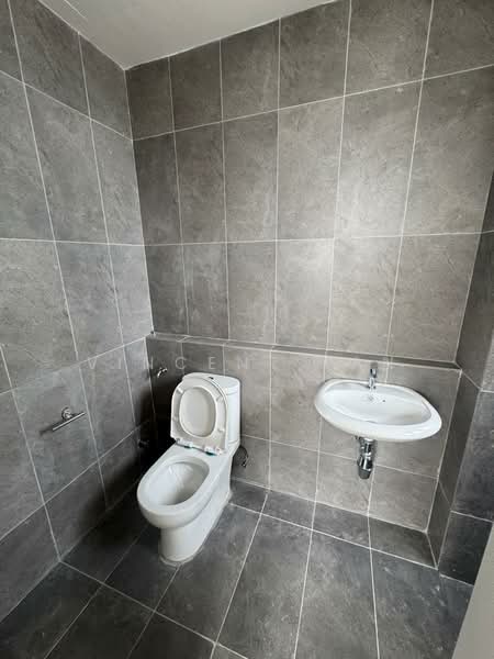 Service Residence for Sale at D'Sini Residences - Vincent Tan - Bathroom - PropertyGuru.com.my