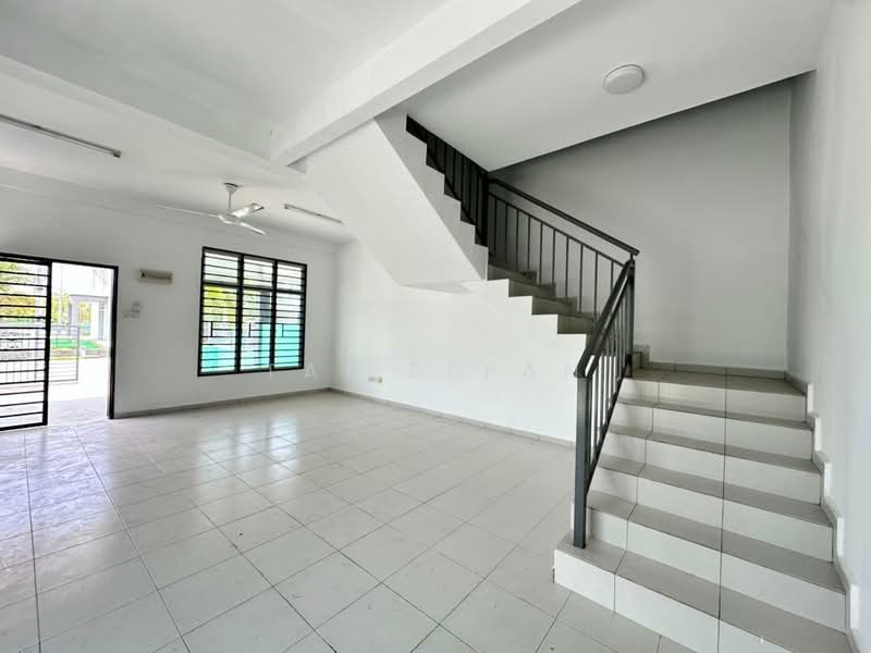 Rumah Teres 2 Tingkat untuk Dijual di Durian Tunggal (Melaka) - Tai Eefan - Living Room - PropertyGuru.com.my