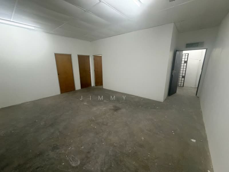 Factory for Rent in Taman Tan Sri Yaacob (Johor Bahru) - Jimmy . - Interior - PropertyGuru.com.my