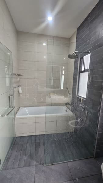 Semi-Detached House for Sale in Denai Alam (Shah Alam) - Asliza Md Asrar - Bathroom - PropertyGuru.com.my