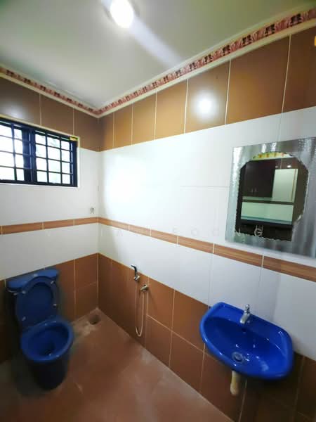 Shop for Sale in Medan Istana (Ipoh) - Vivian Foong - Bathroom - PropertyGuru.com.my