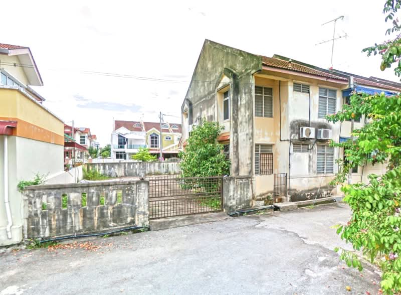 2-storey Terraced House for Sale in Taman Bukit Minyak Indah (Bukit Minyak) - Jack Chia - Exterior - PropertyGuru.com.my