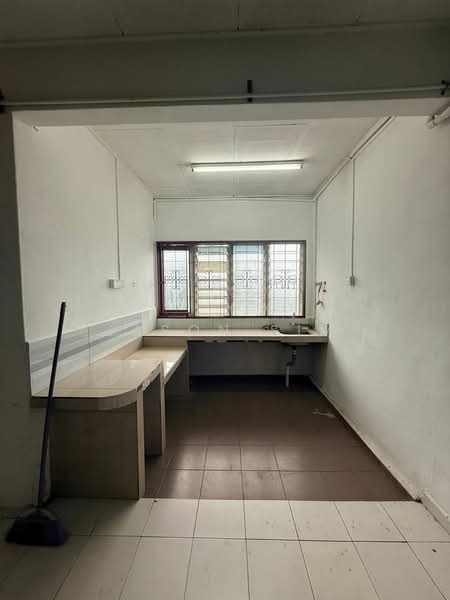 Rumah Flat untuk Dijual di Bandar Selesa Jaya - Jason Sim - Kitchen - PropertyGuru.com.my