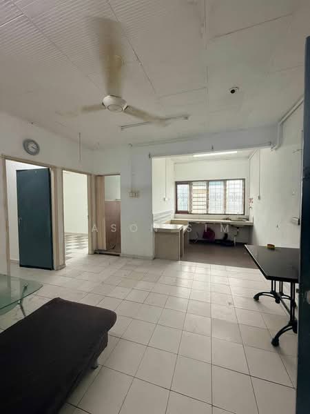 Rumah Flat untuk Dijual di Bandar Selesa Jaya - Jason Sim - Living Room - PropertyGuru.com.my